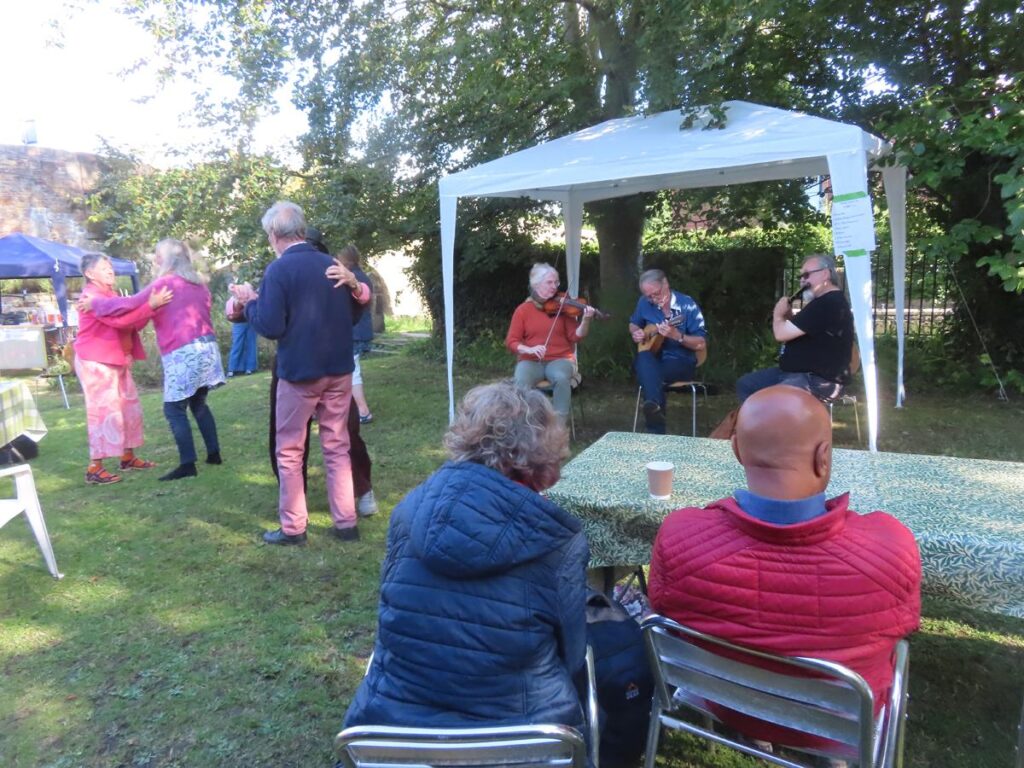 People dancing